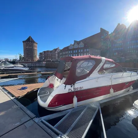 Botel Jacht Centrum, 2 Double Beds And 1 Double Bed On Board, 4-6 Persons