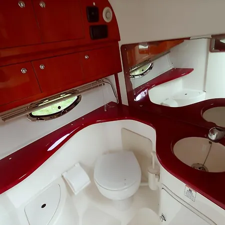 Jacht Centrum, 2 Double Beds And 1 Double Bed On Board, 4-6 Persons